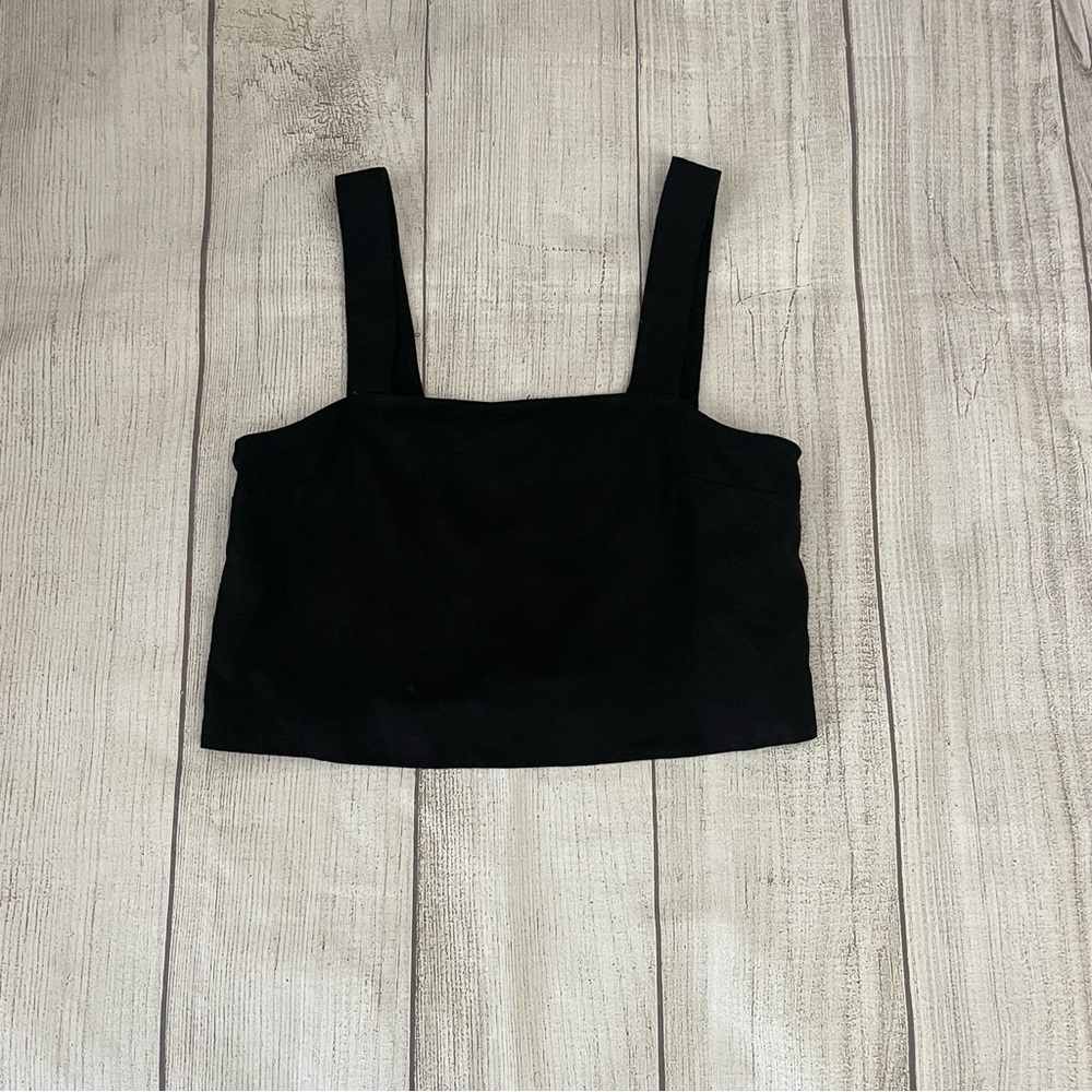 NWT FOREVER 21 Women’s Black Square Neck Crop Top Tank woven fabric Size Medium
